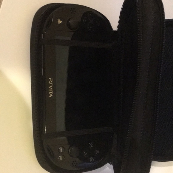 Ps Vita, Charger, Case, 3 Games - Picture 3 of 6